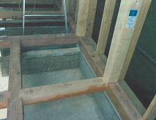 ０ページ２段目の左端の写真を配置